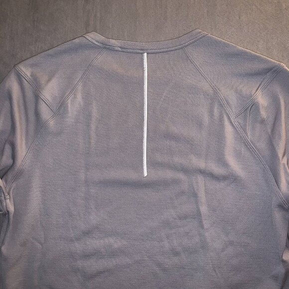 Lululemon Men Shirt Large Gray Mesh Crewneck Long Sleeve Warm Reflective Outdoor - Picture 10 of 10